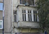 къща