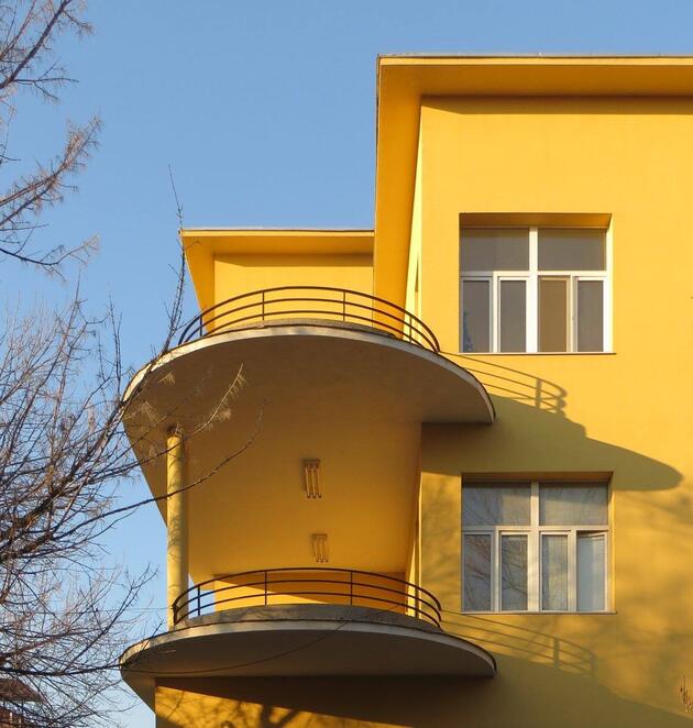 болница