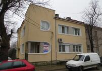 къща