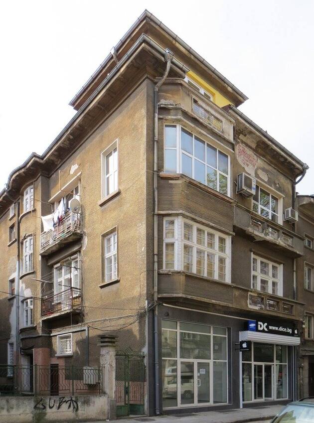 къща