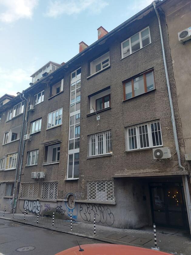 аа