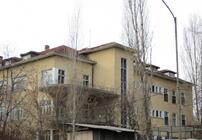 болница