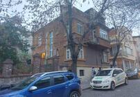 къща